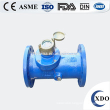 Horizontal irrigation water flow meter